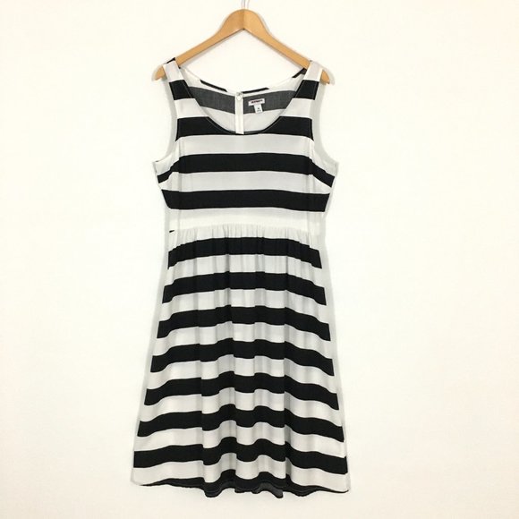 OLD NAVY White Black Stripe Fit & Flare Flirty Dress - 16 - Picture 2 of 7